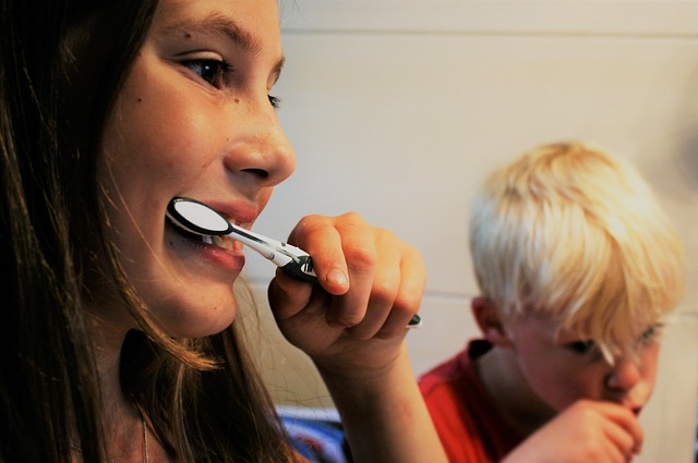 Mundpflege Mutter und Kind